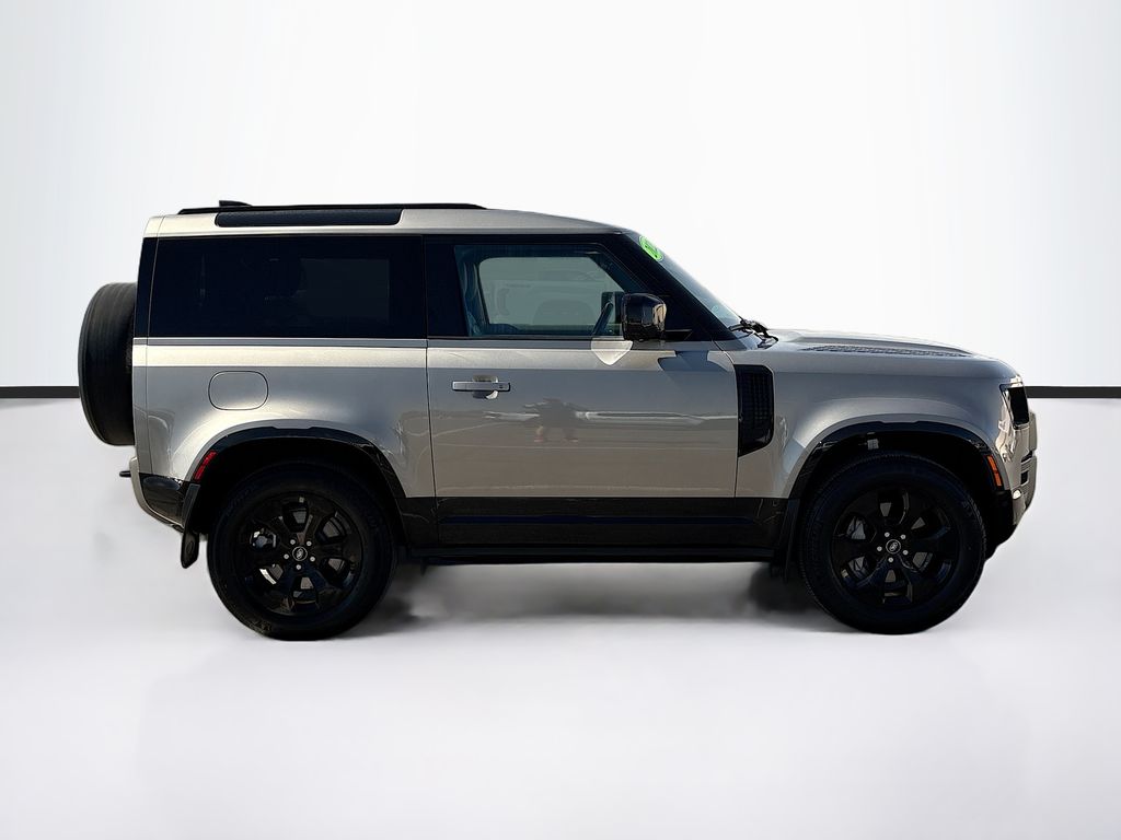 Thumbnail: 2022 Land Rover Defender - 4
