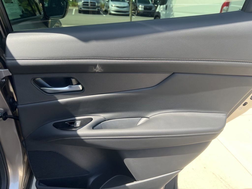 2025 Champagne Silver Metallic Nissan Murano SL AWD SUV