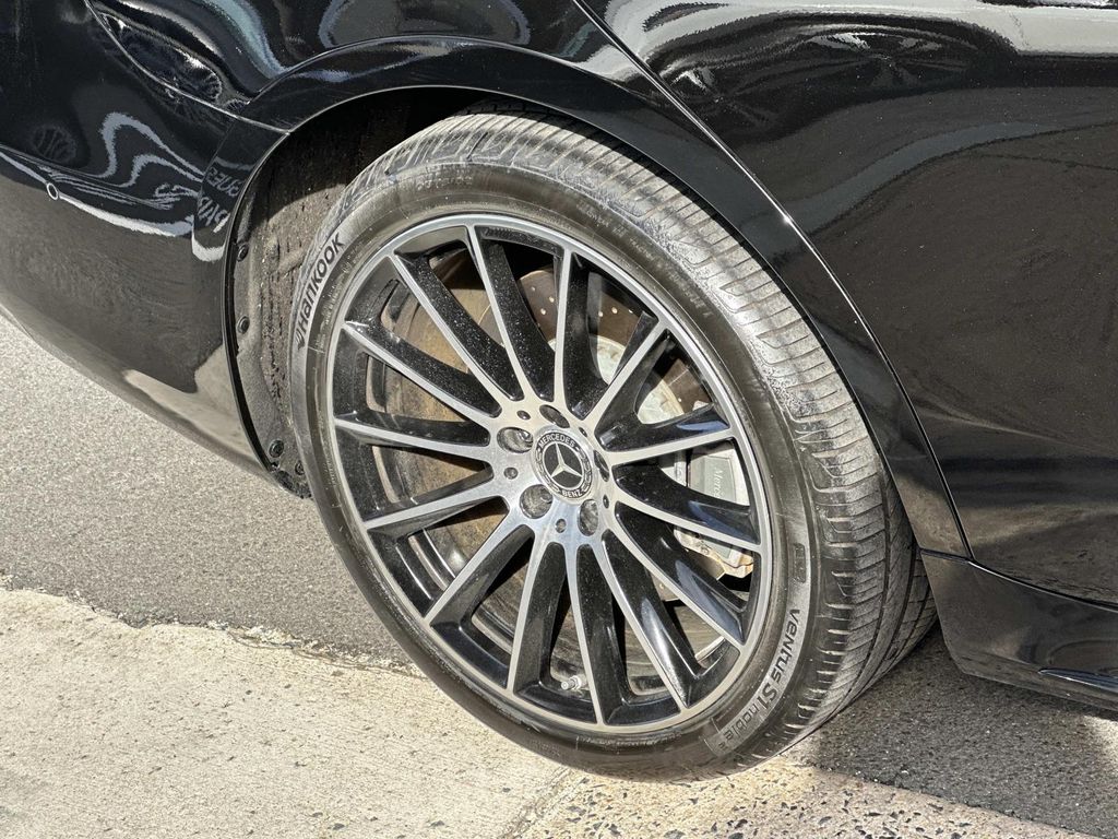 Thumbnail: 2022 Mercedes-Benz S-Class - 17