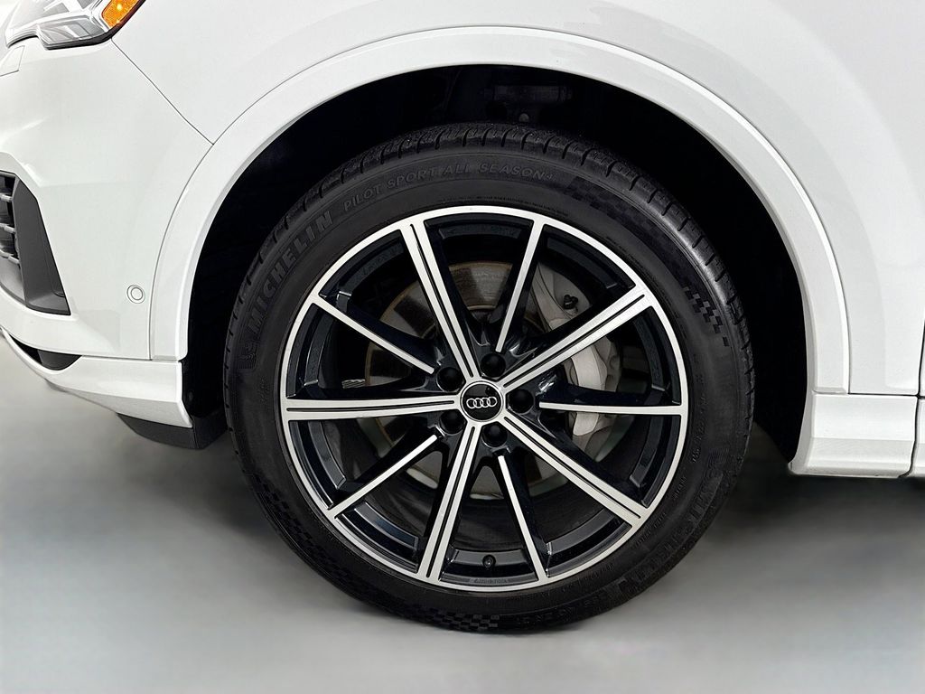 Thumbnail: 2020 Audi Q7 - 31