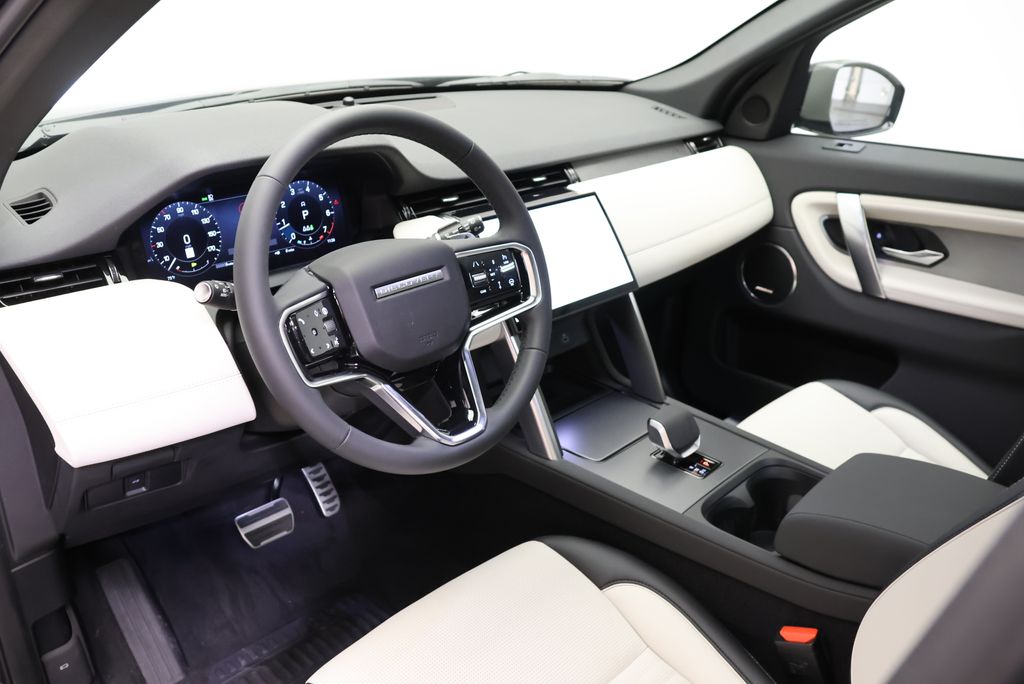 Thumbnail: 2026 Land Rover Discovery Sport - 27