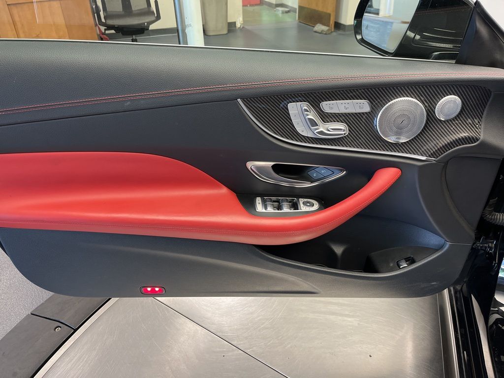 Thumbnail: 2019 Mercedes-Benz E-Class - 12