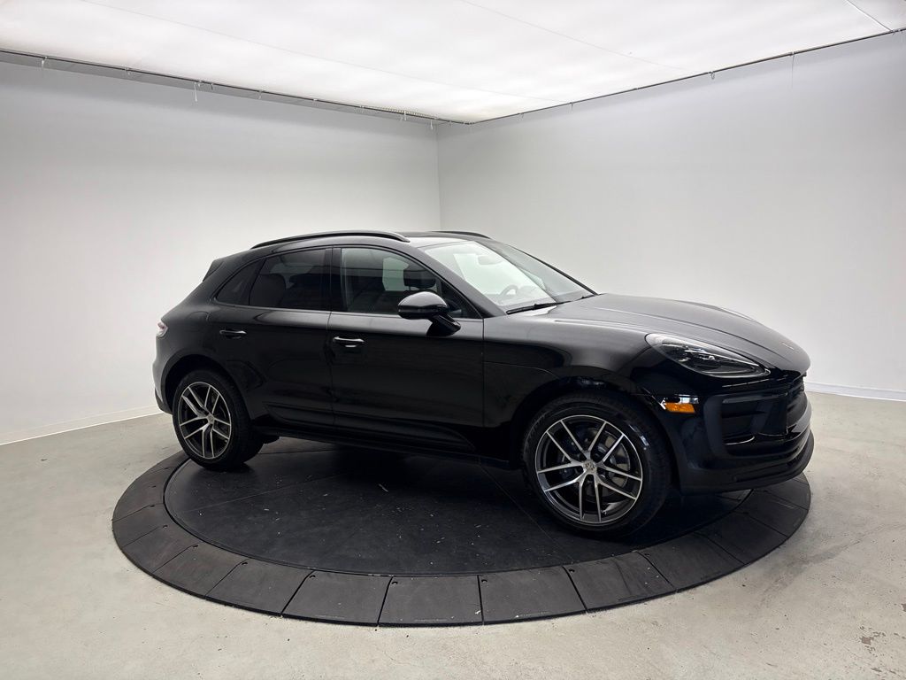 Thumbnail: 2026 Porsche Macan - 9