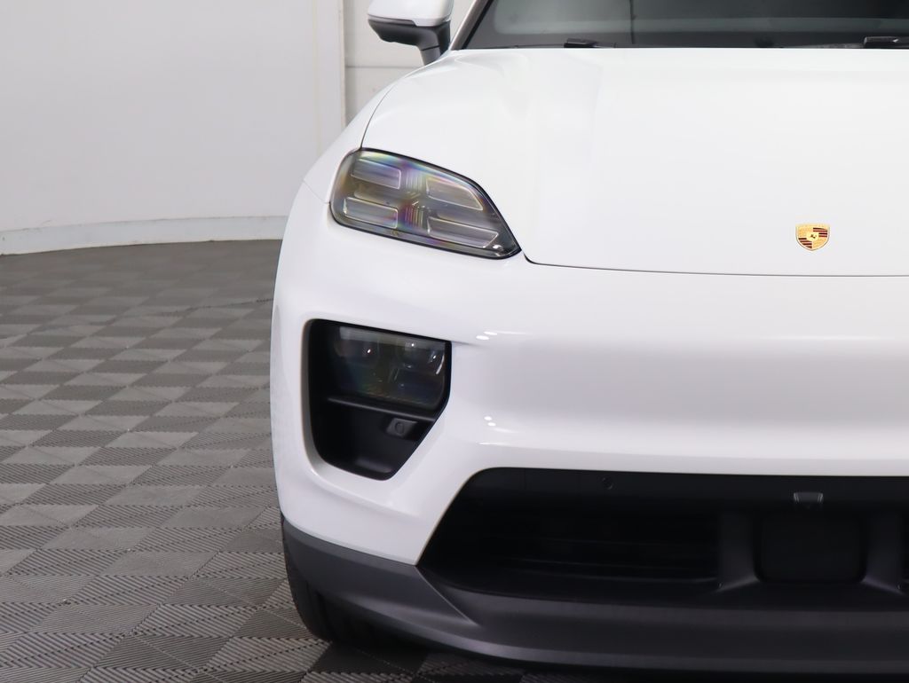 Thumbnail: 2025 Porsche Macan - 12