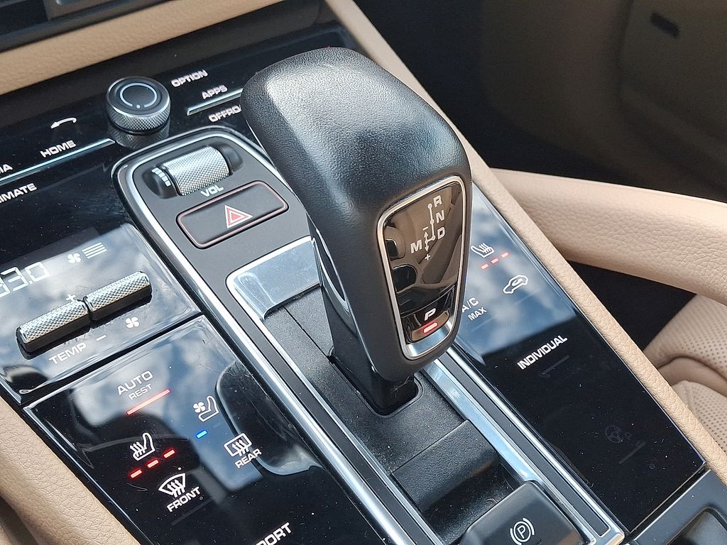 Thumbnail: 2023 Porsche Cayenne - 17