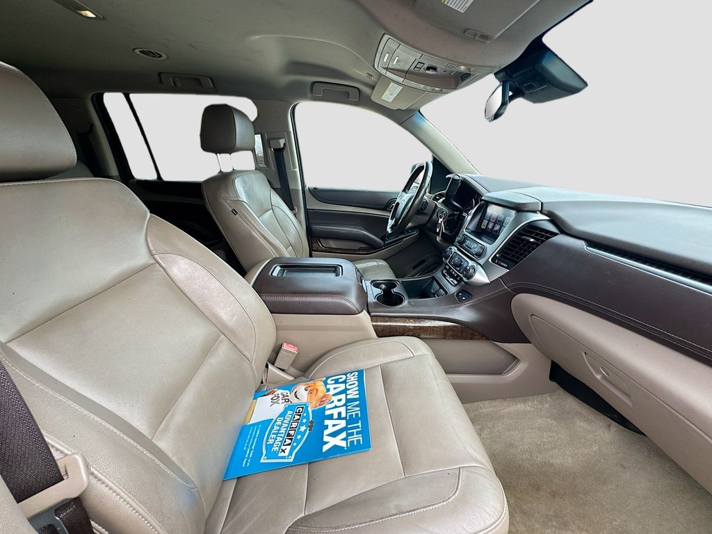 2019 Chevrolet Suburban LT - Photo 27