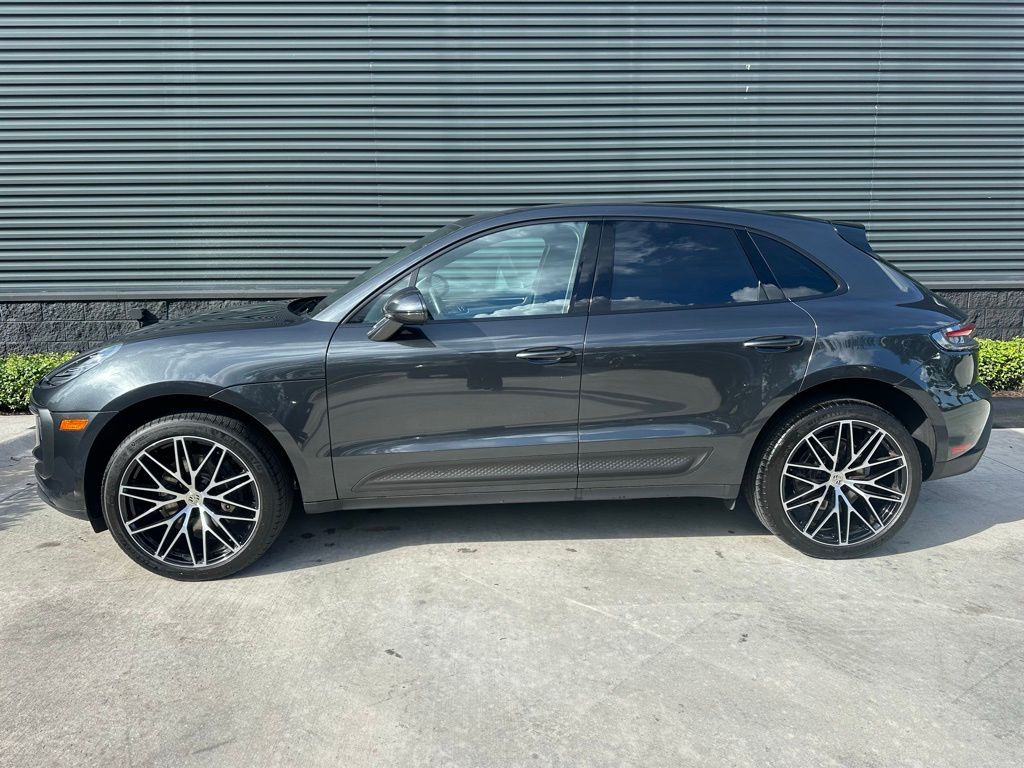 Thumbnail: 2023 Porsche Macan - 2