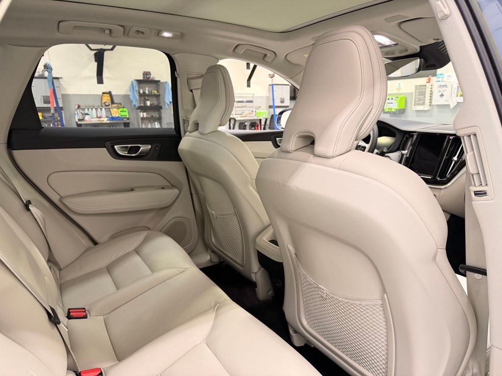 Thumbnail: 2023 Volvo XC60 - 24