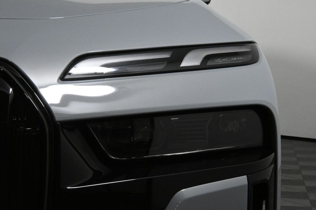 Thumbnail: 2025 BMW 7 Series - 11