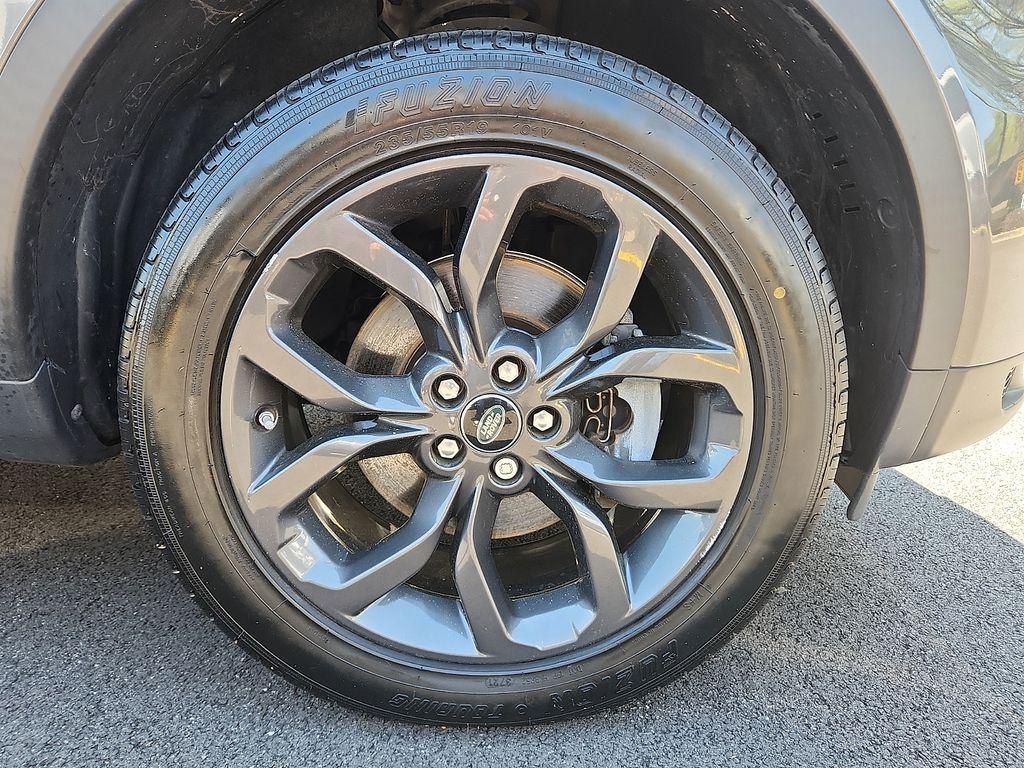 Thumbnail: 2019 Land Rover Discovery Sport - 8