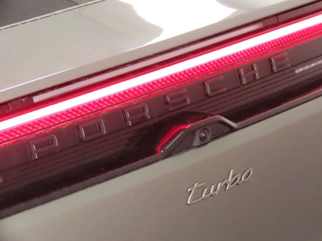 Thumbnail: 2026 Porsche Macan - 11