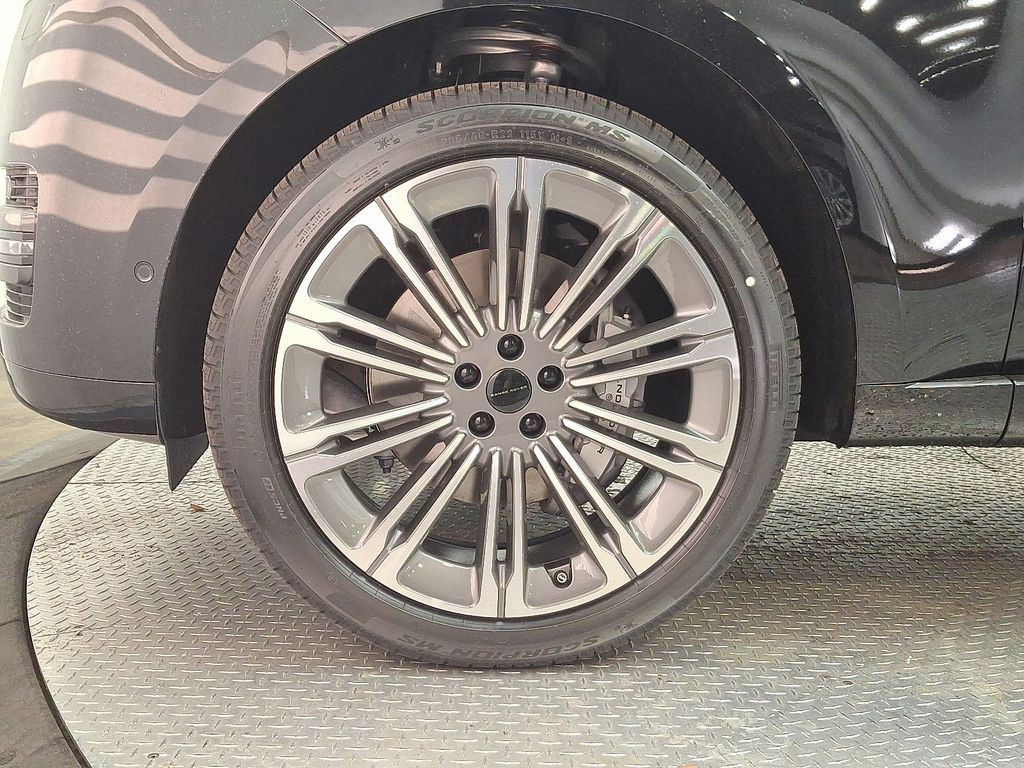 Thumbnail: 2026 Land Rover Range Rover - 5