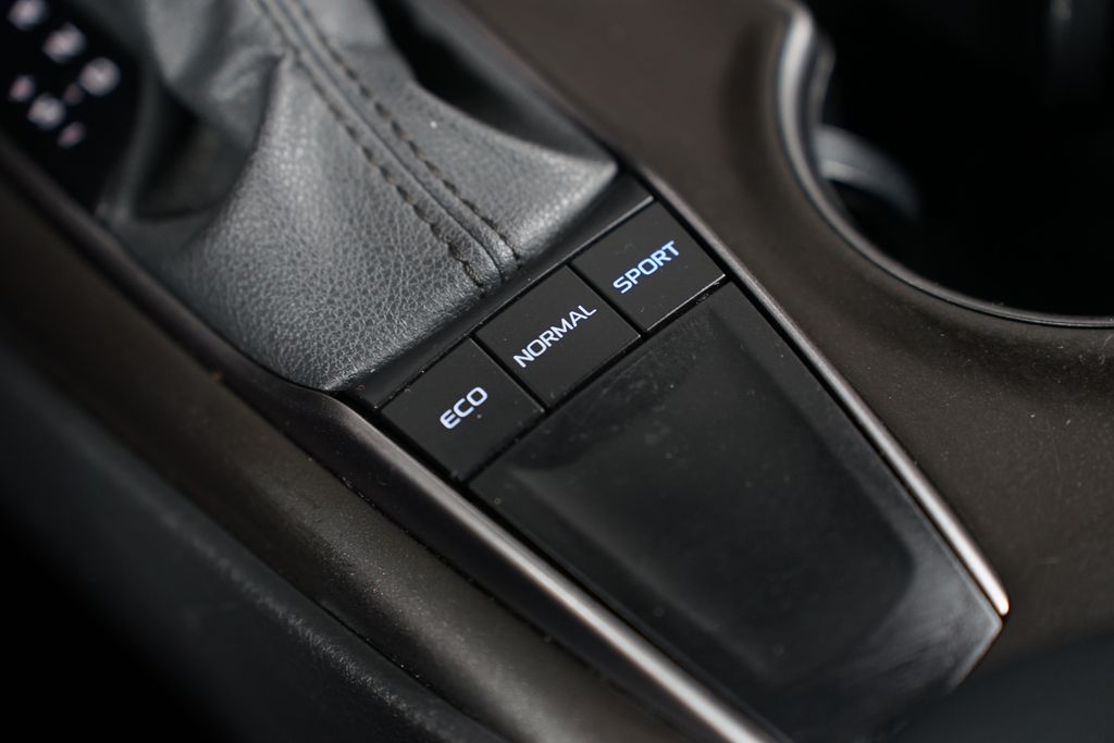 2023 Toyota Camry SE 22