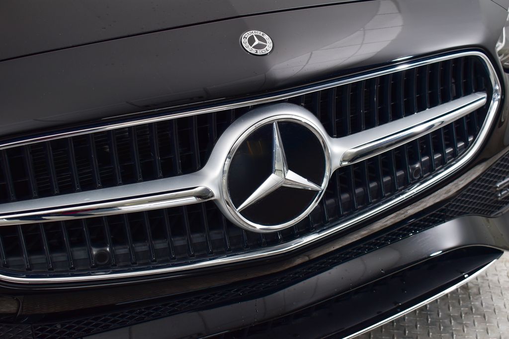 Thumbnail: 2025 Mercedes-Benz C-Class - 9