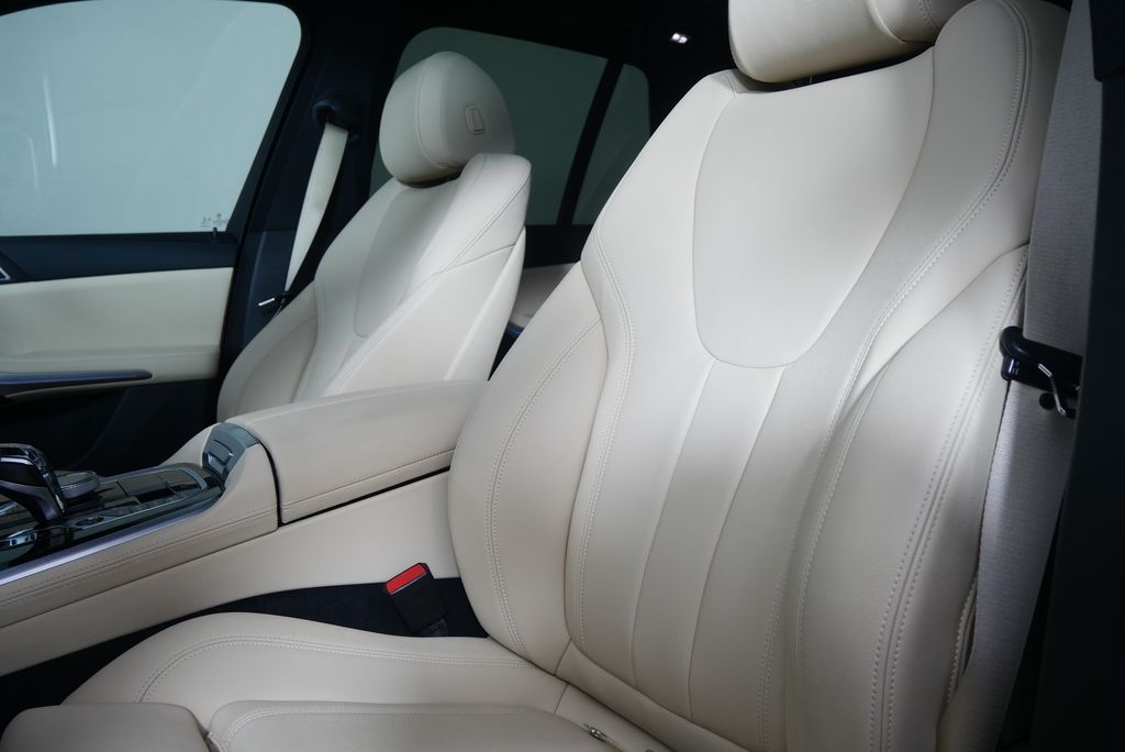 Thumbnail: 2020 BMW X5 - 11