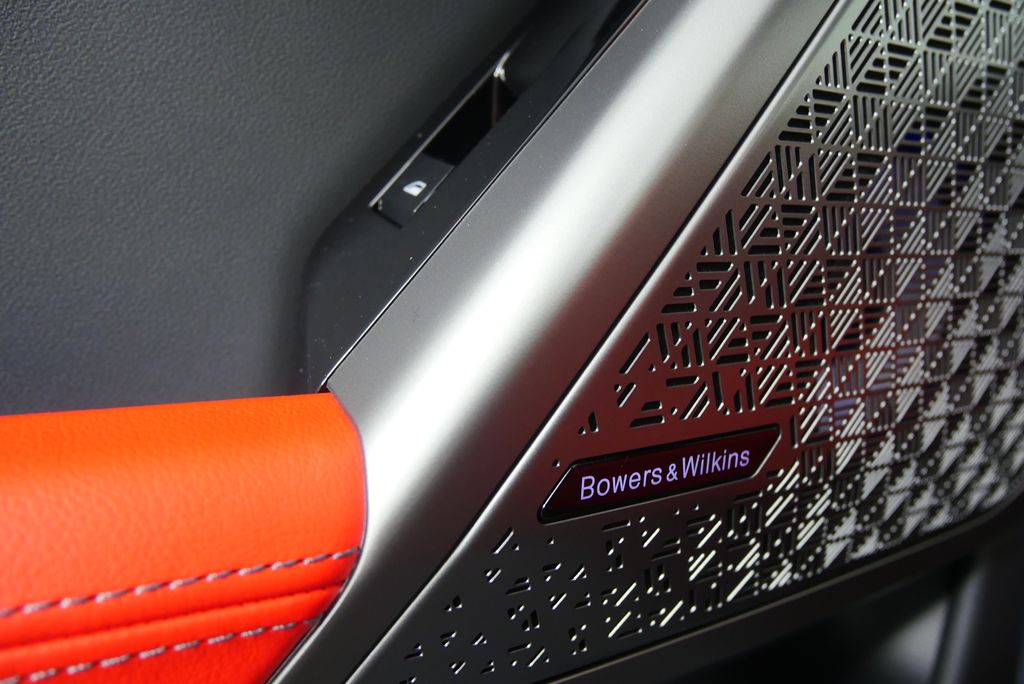 Thumbnail: 2026 BMW M5 - 15