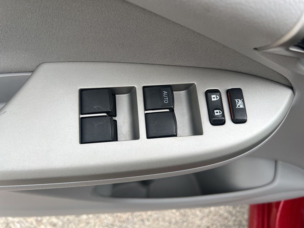 2013 Toyota Corolla L photo