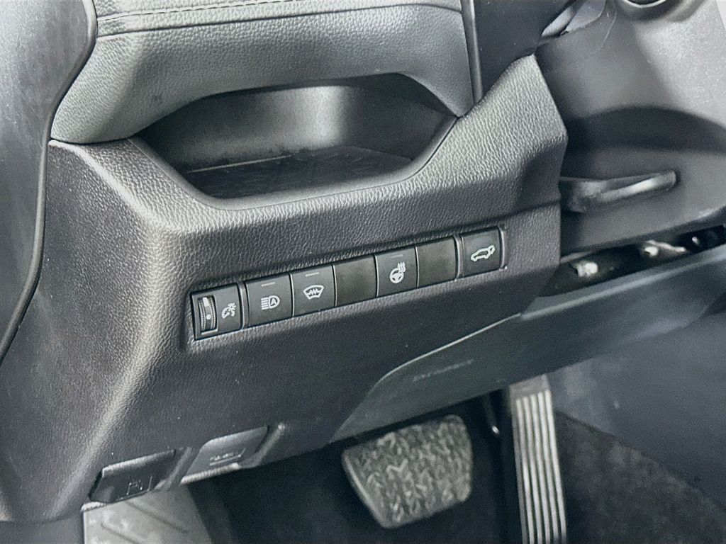 Thumbnail: 2024 Toyota RAV4 - 10
