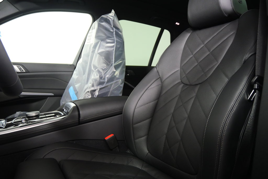 Thumbnail: 2026 BMW X5 - 11