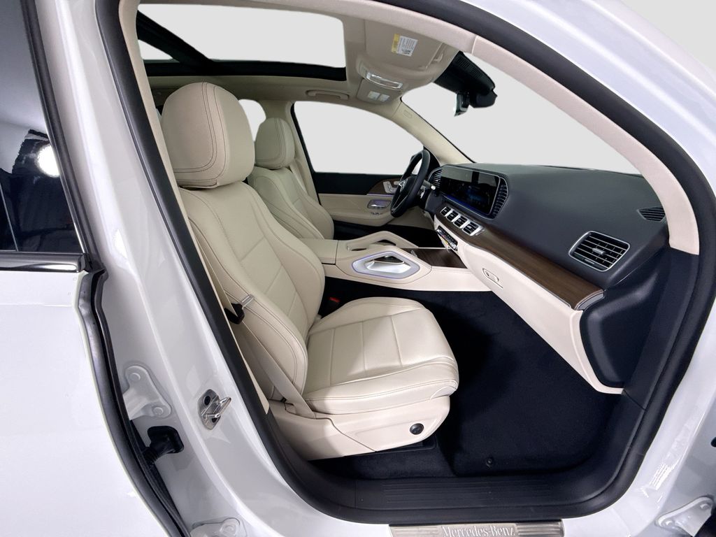 Thumbnail: 2026 Mercedes-Benz GLE - 22