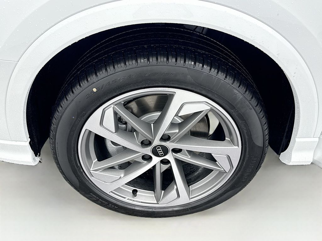 Thumbnail: 2025 Audi Q3 - 28