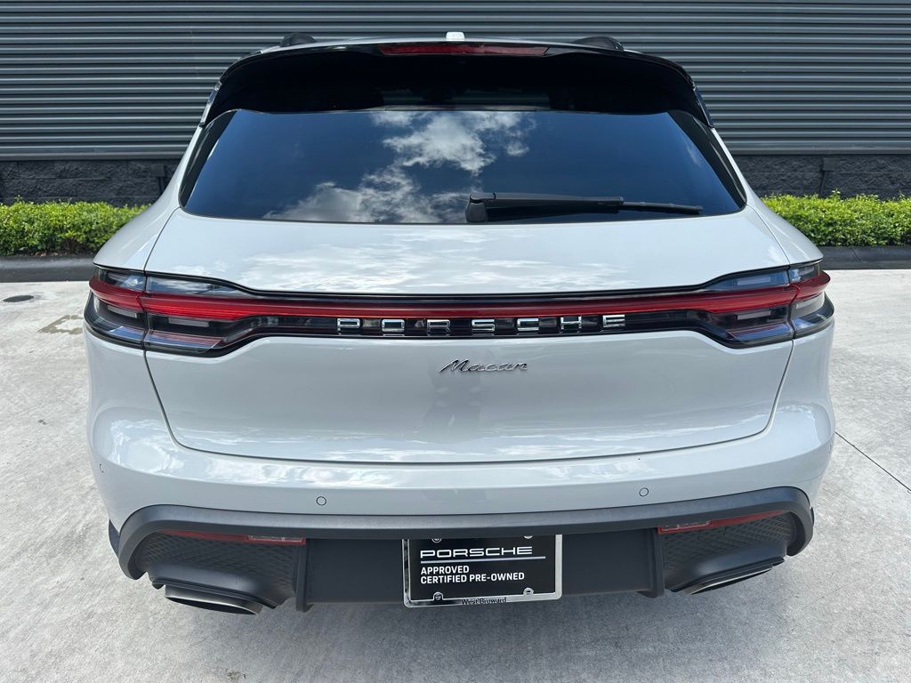 Thumbnail: 2023 Porsche Macan - 12