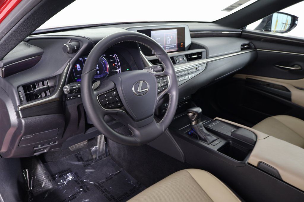 Thumbnail: 2020 Lexus ES - 7