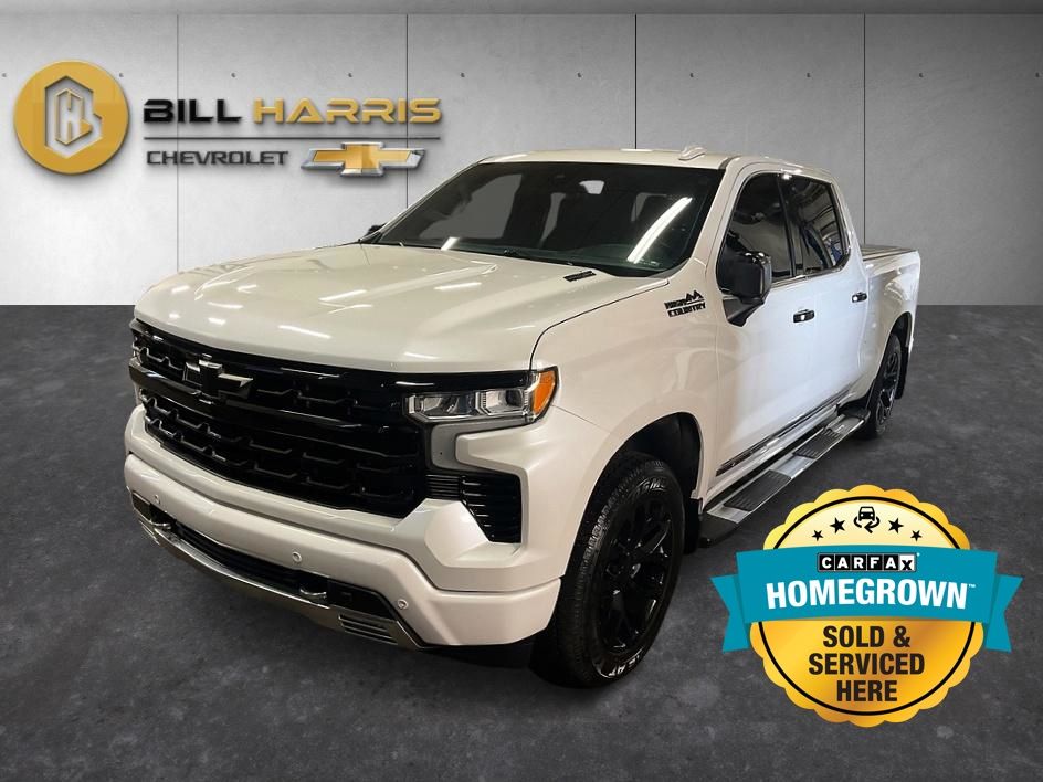 White (Iridescent Pearl Tricoat) 2022 Chevrolet Silverado 1500 Pickup Truck Four-Wheel Drive Automatic