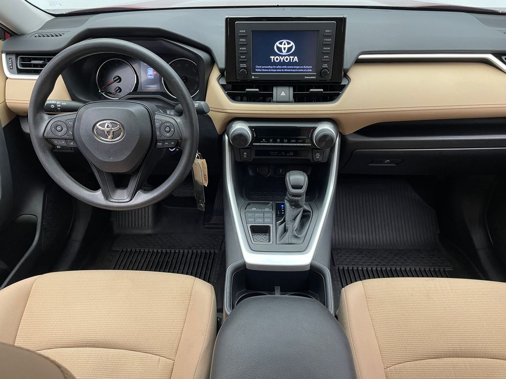 2022 Toyota RAV4 LE 18