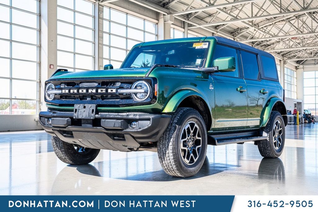 2025 Ford Bronco Outer Banks 4-Door 4WD