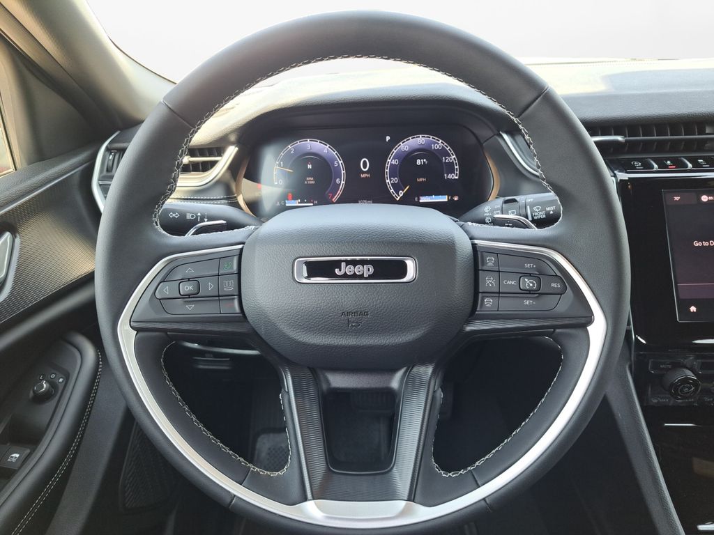 New Car 2025 Jeep Grand Cherokee L  Laredo For Sale In Austin, Texas