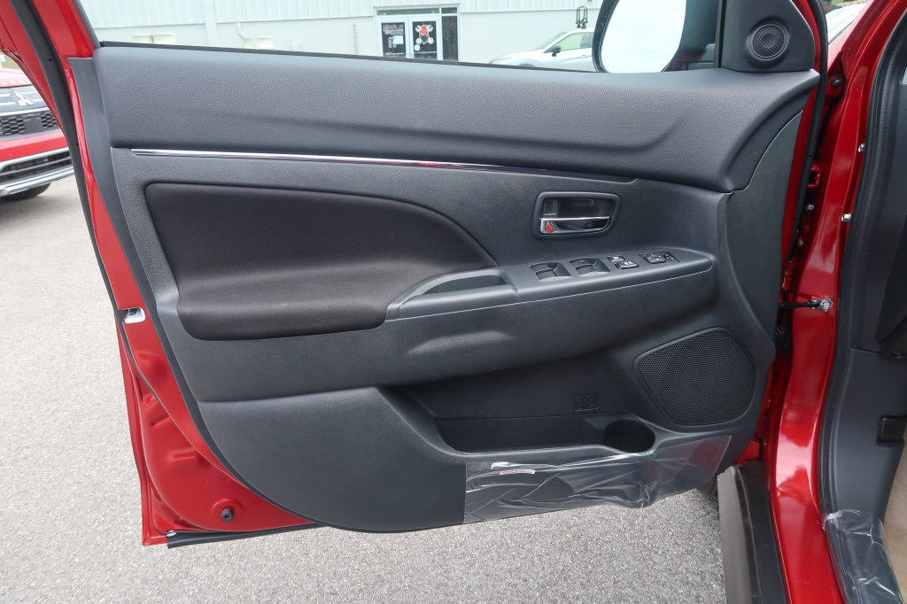 2027 Mitsubishi Outlander Sport ES