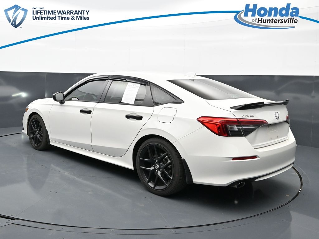 View vehicle photo 6