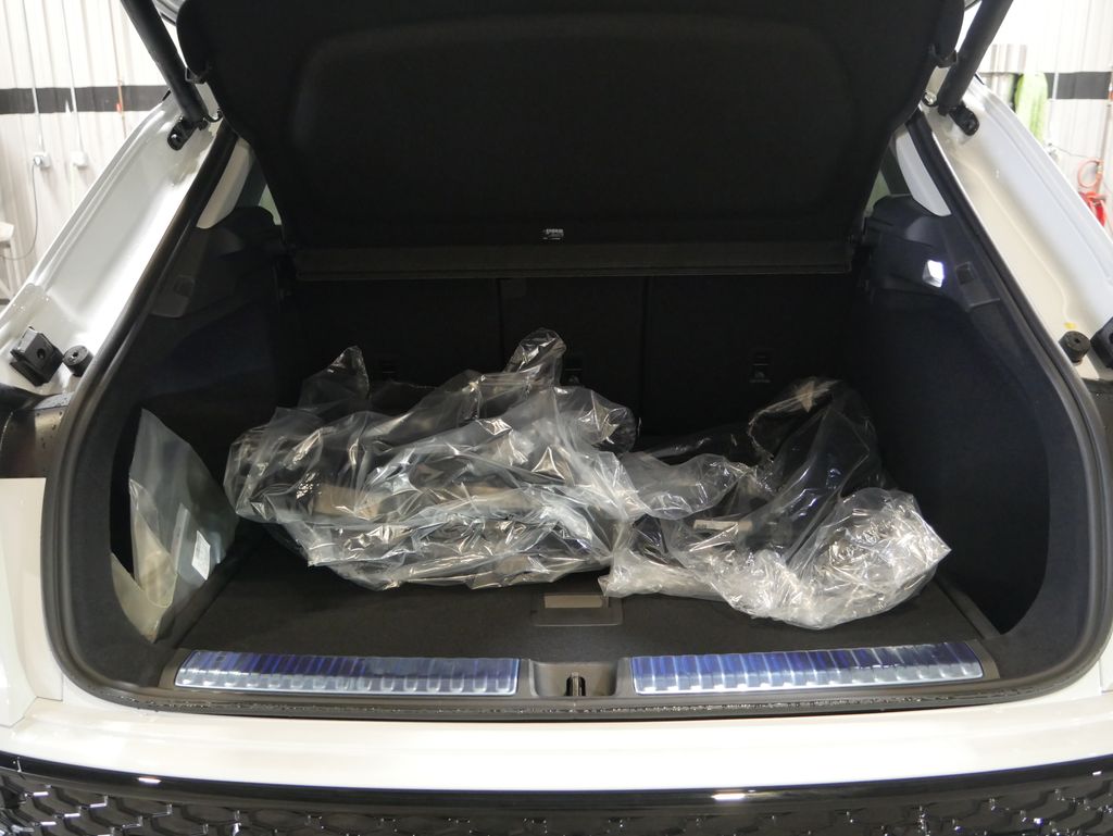 Thumbnail: 2026 Audi Q3 - 25