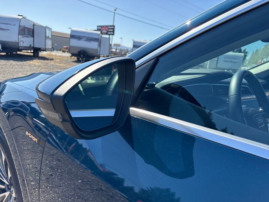 2019 Galaxy Blue Metallic Audi e-tron Prestige AWD SUV