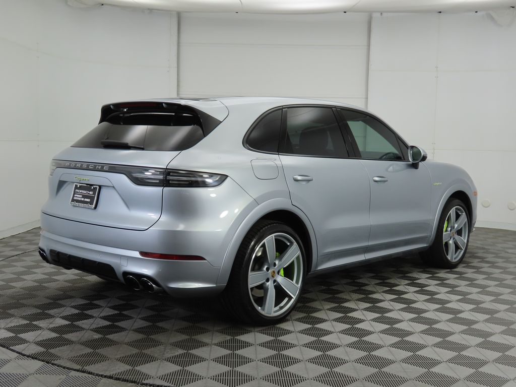2023 Porsche Cayenne E-Hybrid 5