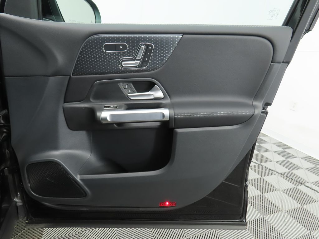 Thumbnail: 2025 Mercedes-Benz GLB - 25