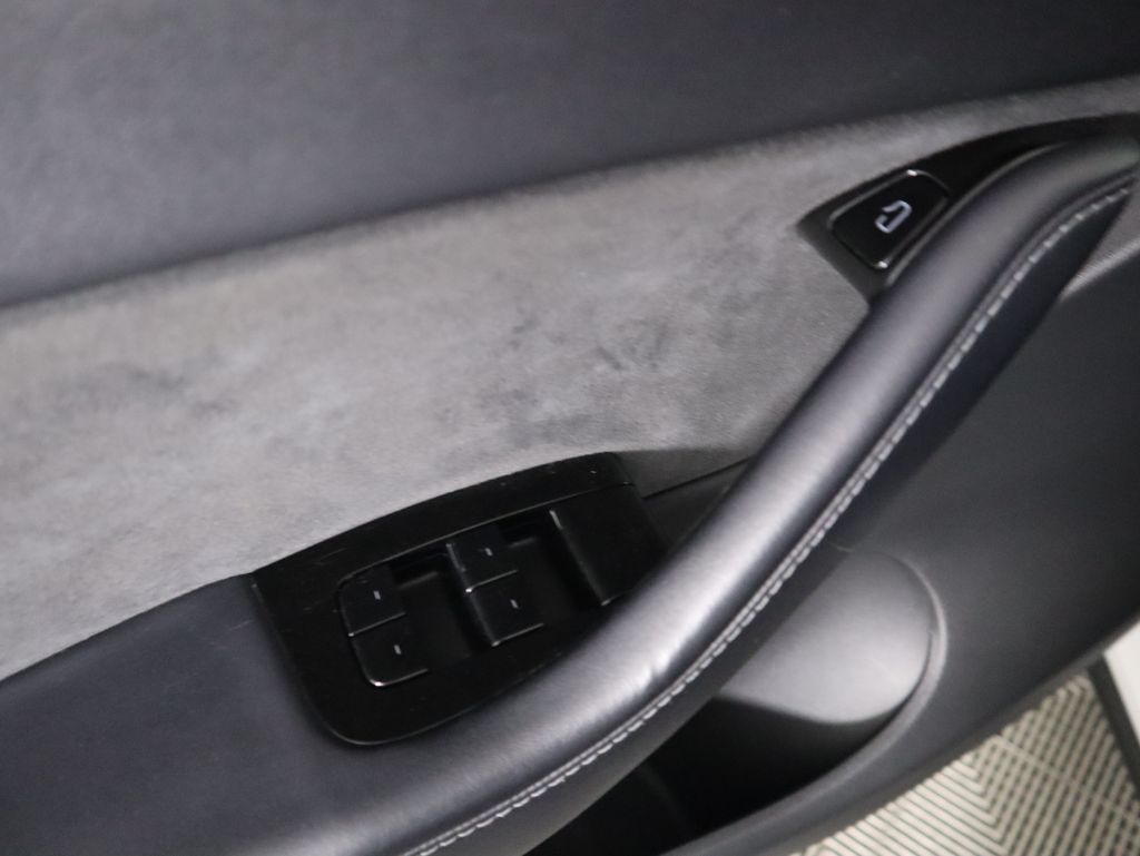 Thumbnail: 2021 Tesla Model Y - 24