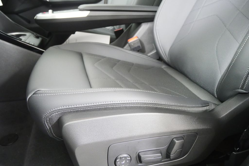 Thumbnail: 2026 BMW X1 - 10