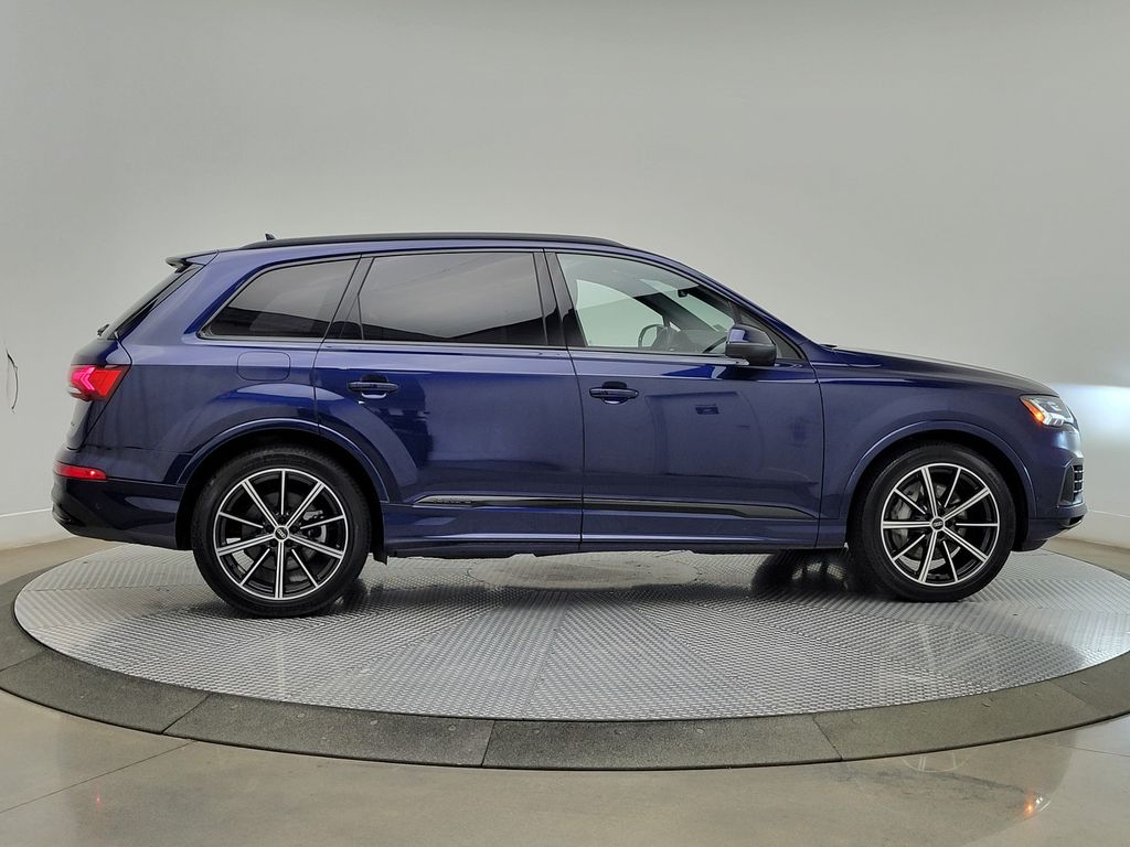 Thumbnail: 2021 Audi Q7 - 6