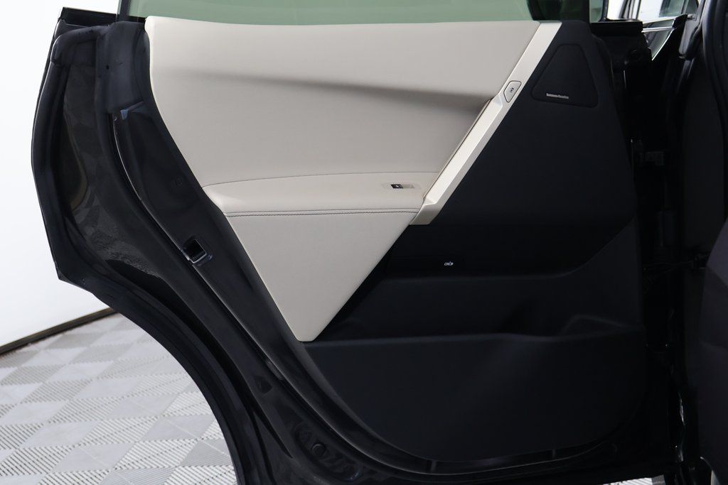 Thumbnail: 2024 BMW iX - 13