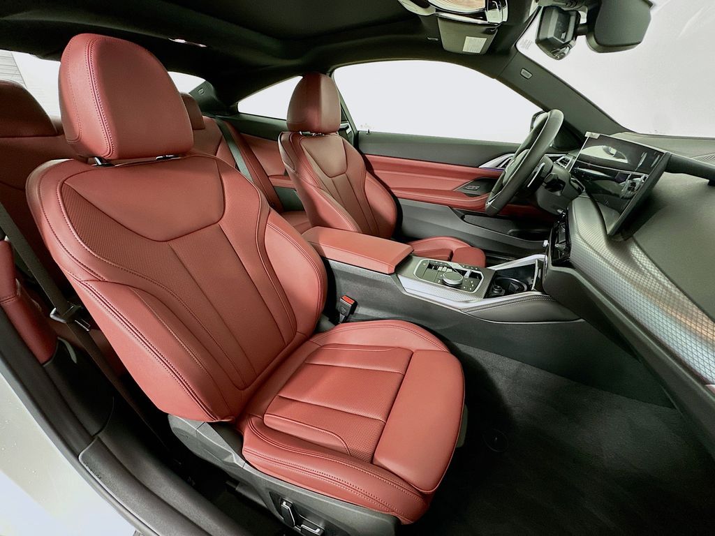 Thumbnail: 2025 BMW 4 Series - 29