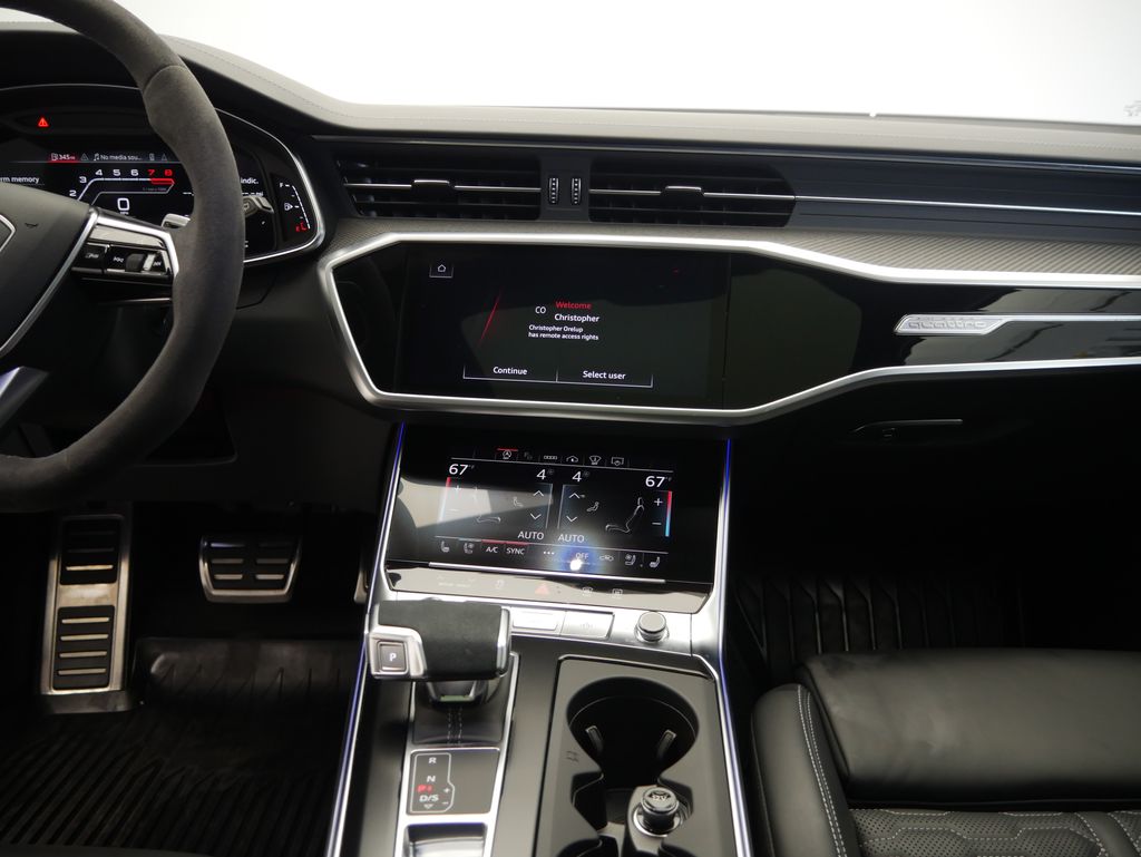 Thumbnail: 2023 Audi RS 6 - 31