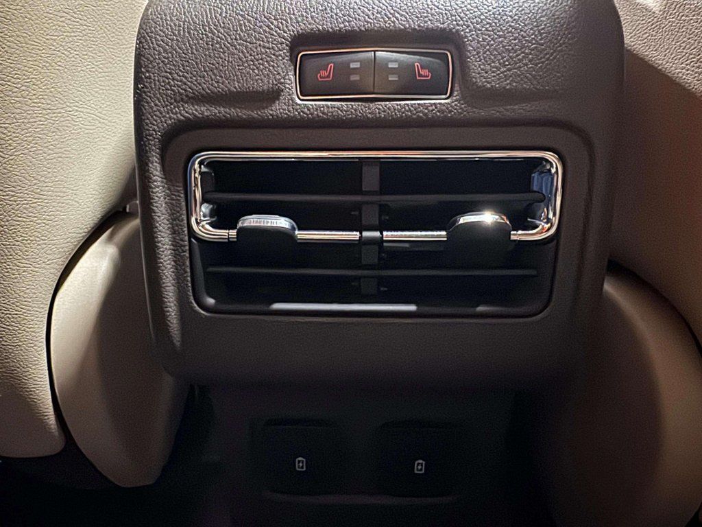 Certified Used 2022 Flight Blue Metallic Clearcoat Lincoln Grand Touring image 13