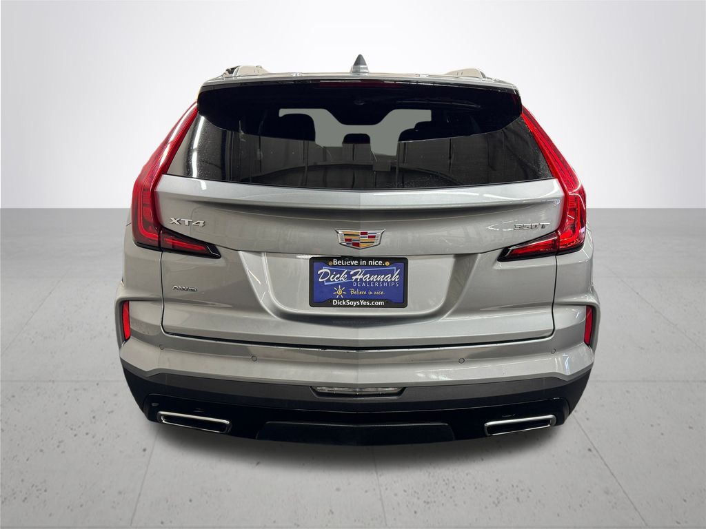 2024 Cadillac XT4 Premium Luxury