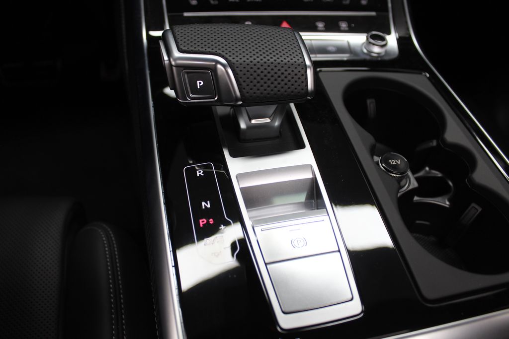 2025 Audi SQ7  16