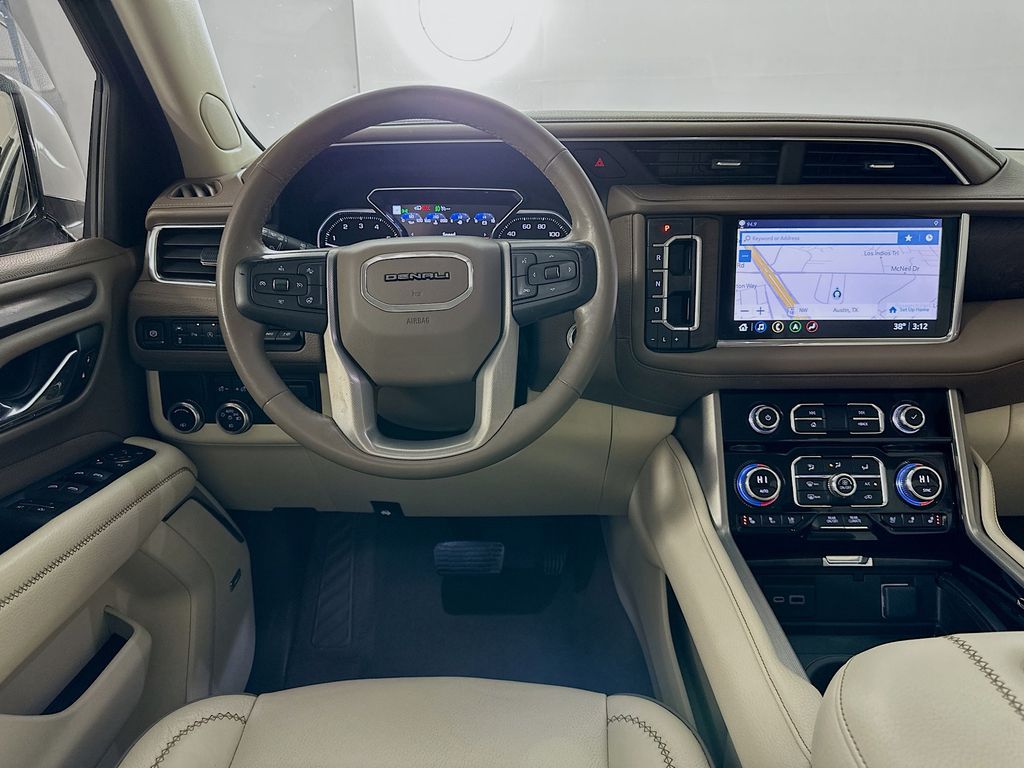 Thumbnail: 2021 GMC Yukon XL - 24