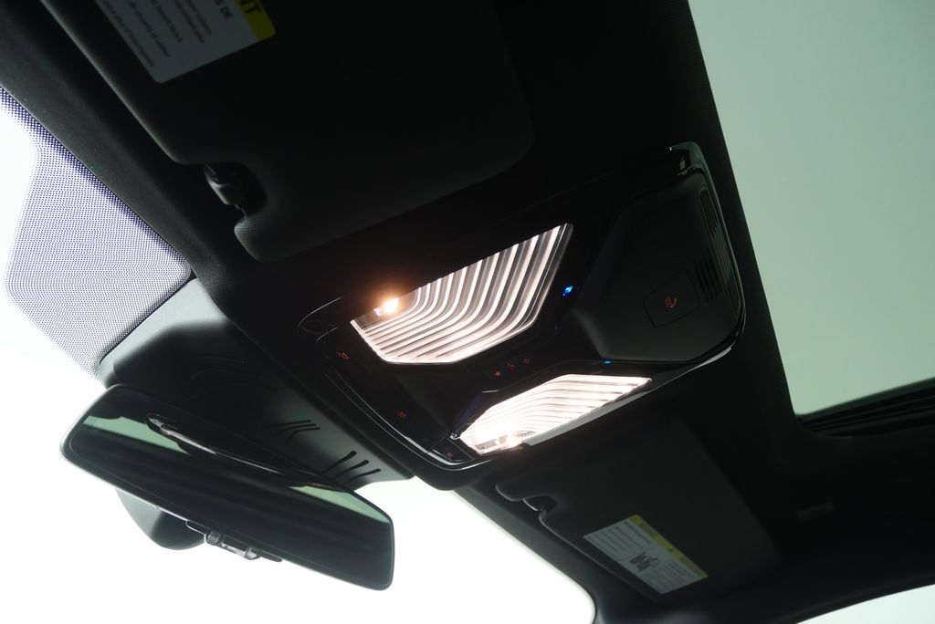 Thumbnail: 2023 BMW i4 - 20