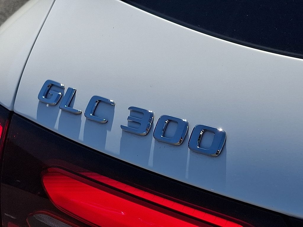 Thumbnail: 2026 Mercedes-Benz GLC - 30