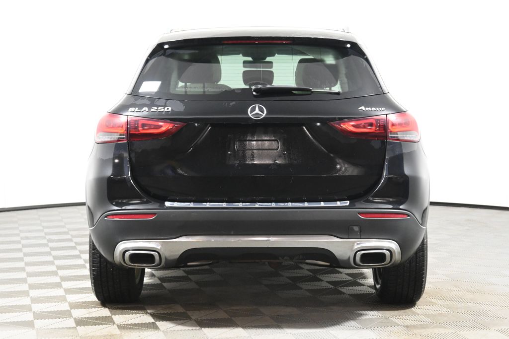 2021 Mercedes-Benz GLA 250 4MATIC 9